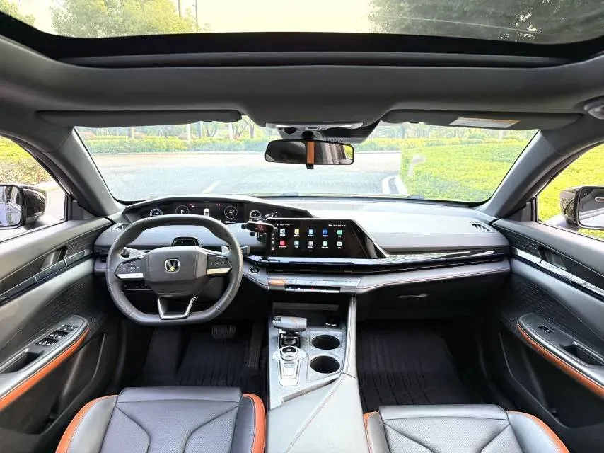 2024 ChangAn UNI-V 1.5T 188HP L4 7DCT,autocango,china used car exporter,china ev exporter,chinese used car exporter,chinese used ev exporter