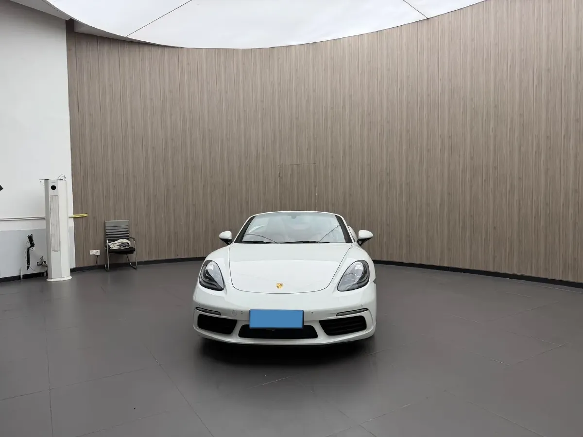 2022 Porsche 718 2.0T 250HP H4 7DCT,autocango,china used car exporter,china ev exporter,chinese used car exporter,chinese used ev exporter