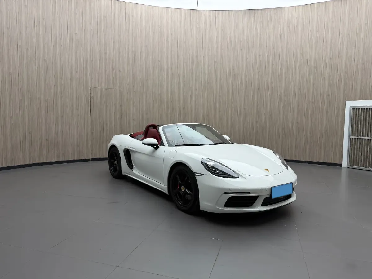 2022 Porsche 718 2.0T 250HP H4 7DCT,autocango,china used car exporter,china ev exporter,chinese used car exporter,chinese used ev exporter