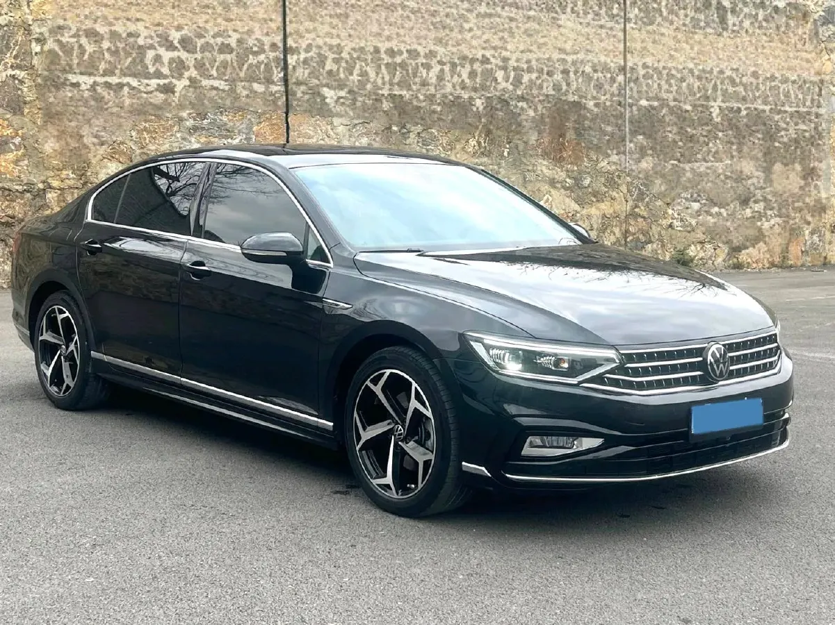 2020 Volkswagen Magotan 2.0T 186HP L4 7DCT,autocango,china used car exporter,china ev exporter,chinese used car exporter,chinese used ev exporter