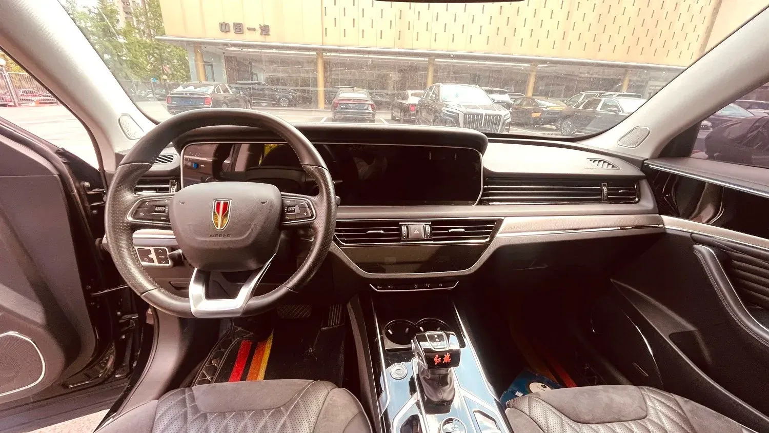 2022 HongQi HS5 2.0T 224HP L4 6AT,autocango,china used car exporter,china ev exporter,chinese used car exporter,chinese used ev exporter