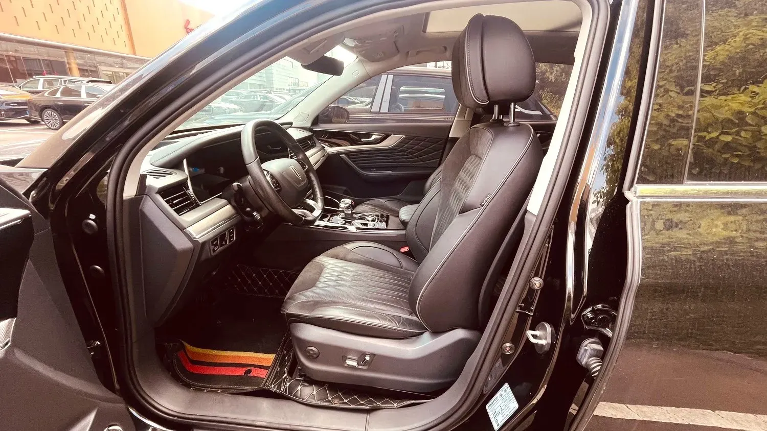 2022 HongQi HS5 2.0T 224HP L4 6AT,autocango,china used car exporter,china ev exporter,chinese used car exporter,chinese used ev exporter