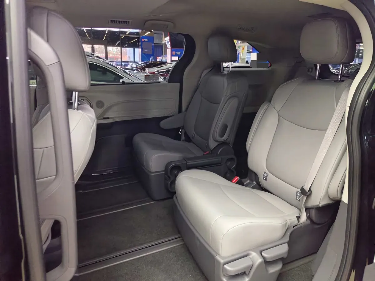 2024 Toyota Granvia 2.5L 189HP L4 E-CVT Hybrid,autocango,china used car exporter,china ev exporter,chinese used car exporter,chinese used ev exporter