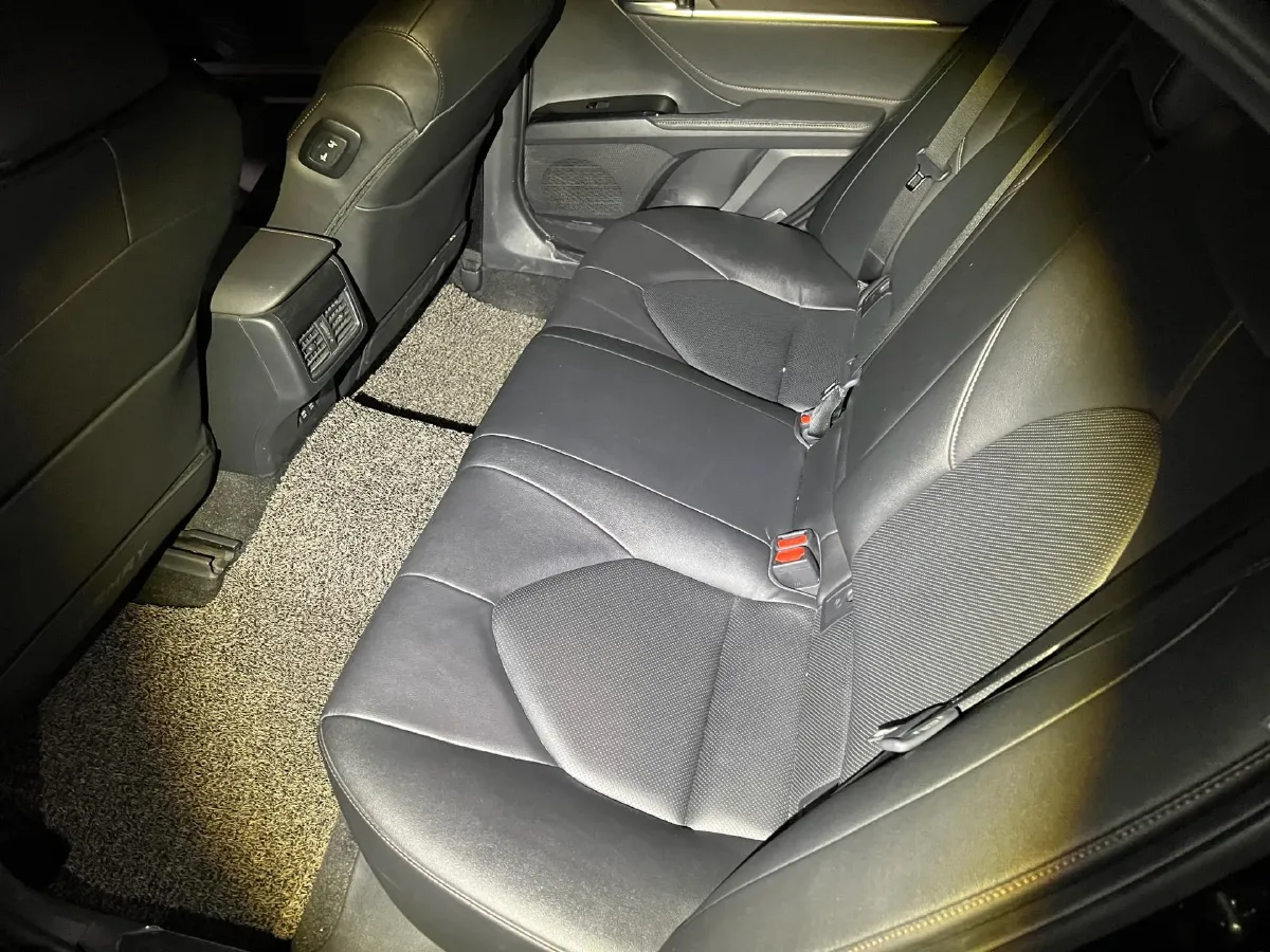 2021 Toyota Camry 2.5L 209HP L4 8AT,autocango,china used car exporter,china ev exporter,chinese used car exporter,chinese used ev exporter