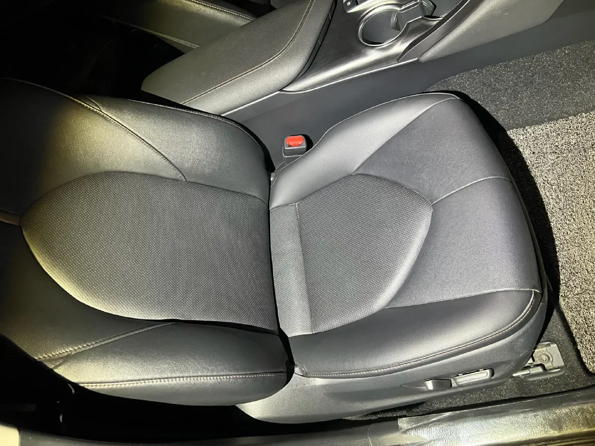 2021 Toyota Camry 2.5L 209HP L4 8AT,autocango,china used car exporter,china ev exporter,chinese used car exporter,chinese used ev exporter