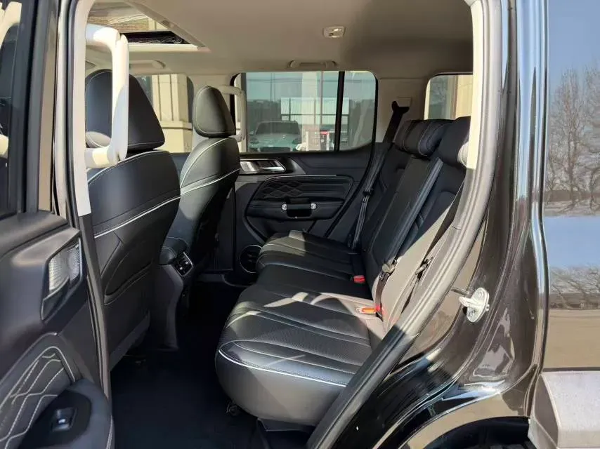 2021 Tank 300 2.0T 227HP L4 8AT,autocango,china used car exporter,china ev exporter,chinese used car exporter,chinese used ev exporter