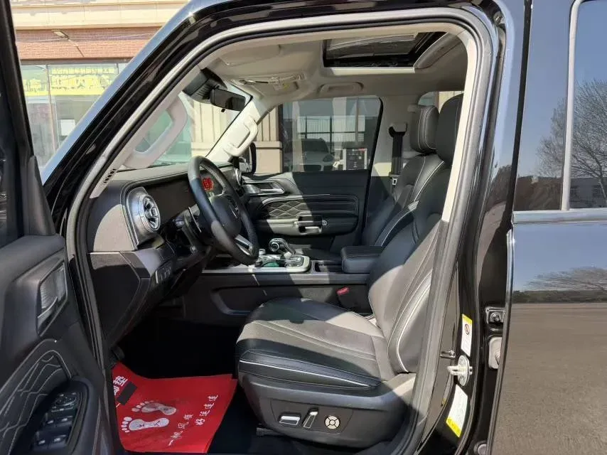 2021 Tank 300 2.0T 227HP L4 8AT,autocango,china used car exporter,china ev exporter,chinese used car exporter,chinese used ev exporter