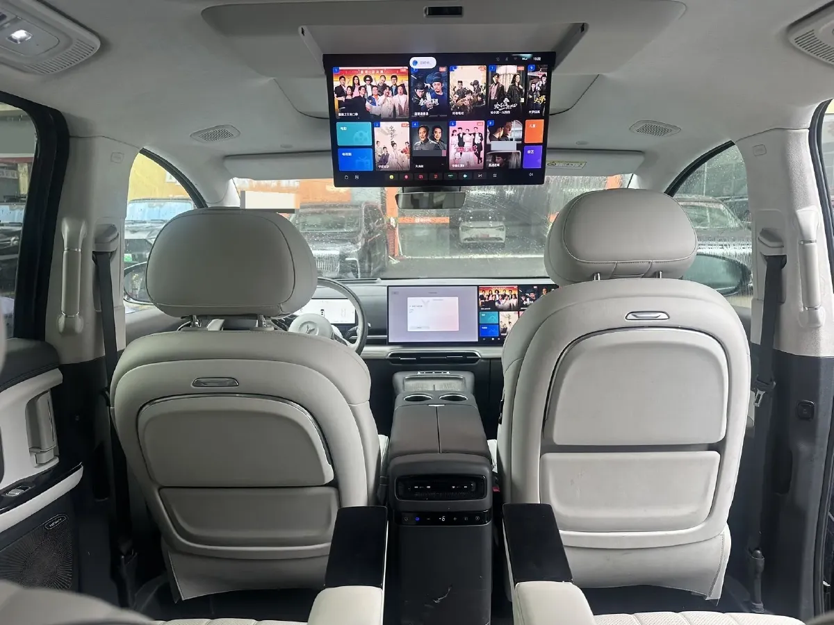 2025 Voyah Dream 1.5T 150HP L4 PHEV 41.7KWH,autocango,china used car exporter,china ev exporter,chinese used car exporter,chinese used ev exporter