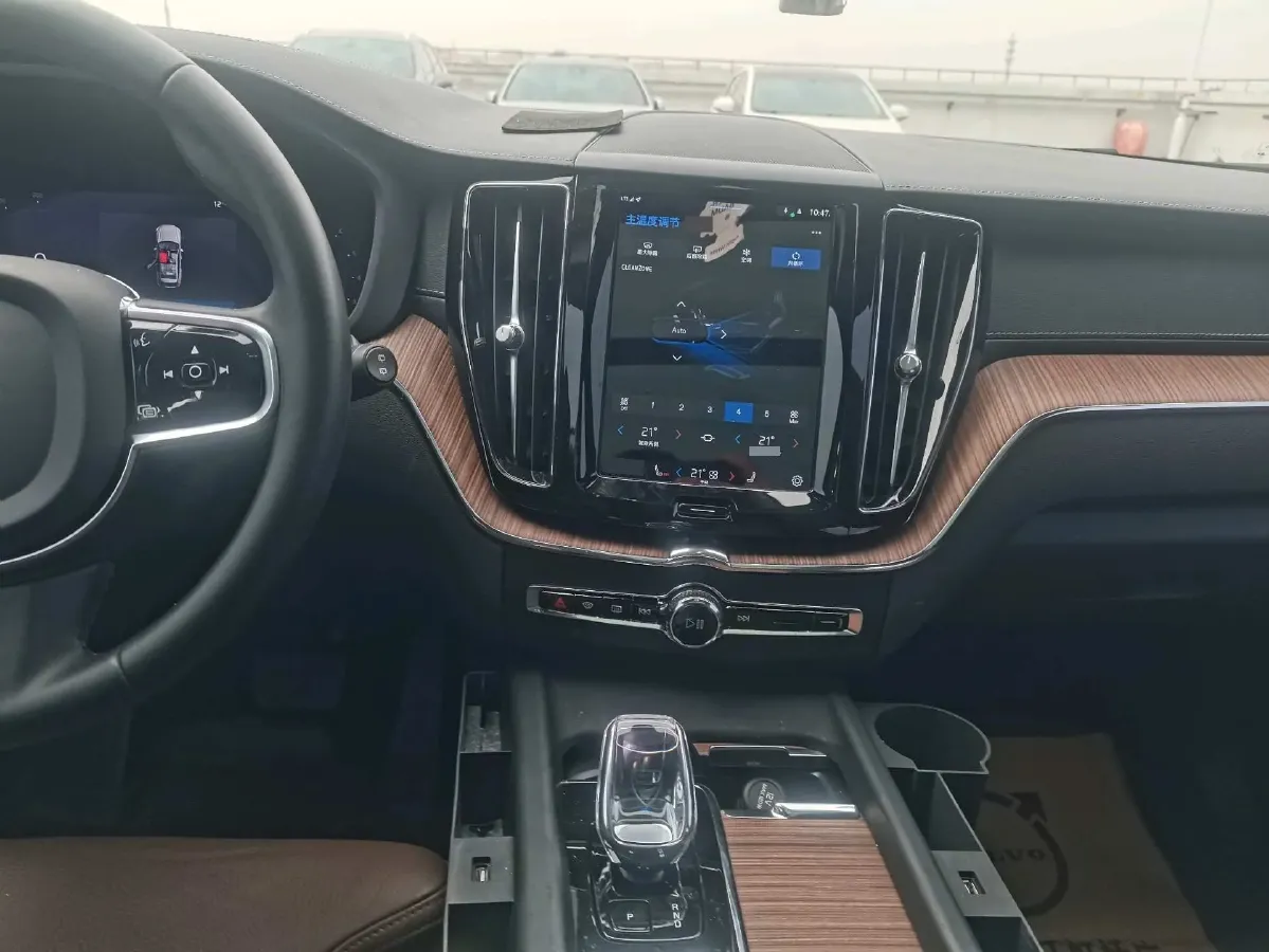 2023 Volvo XC60 2.0T 250HP L4 8AT,autocango,china used car exporter,china ev exporter,chinese used car exporter,chinese used ev exporter