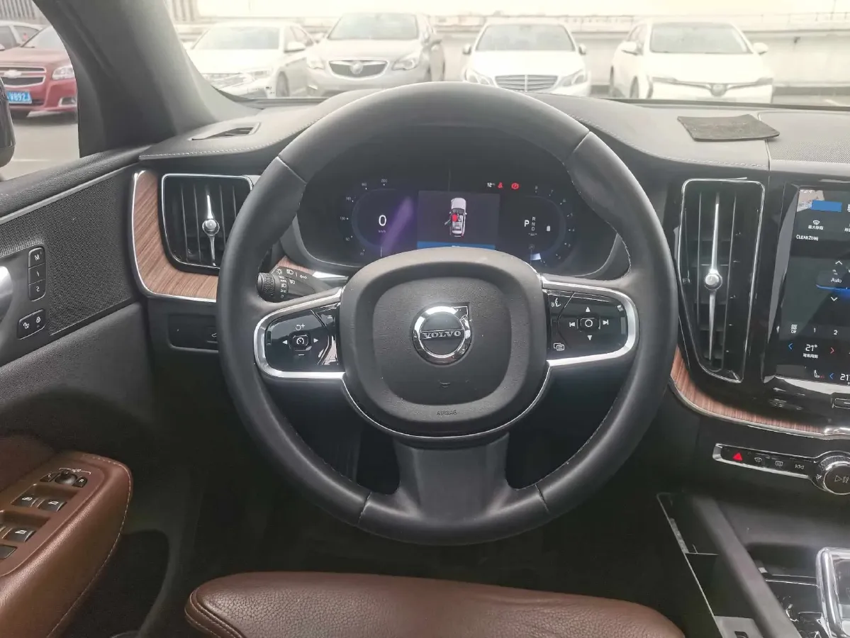 2023 Volvo XC60 2.0T 250HP L4 8AT,autocango,china used car exporter,china ev exporter,chinese used car exporter,chinese used ev exporter