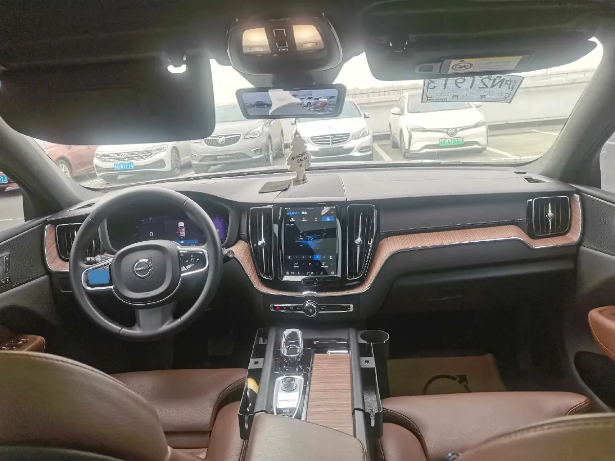 2023 Volvo XC60 2.0T 250HP L4 8AT,autocango,china used car exporter,china ev exporter,chinese used car exporter,chinese used ev exporter