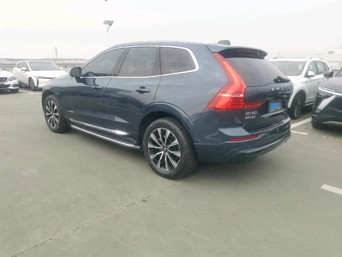 2023 Volvo XC60 2.0T 250HP L4 8AT,autocango,china used car exporter,china ev exporter,chinese used car exporter,chinese used ev exporter