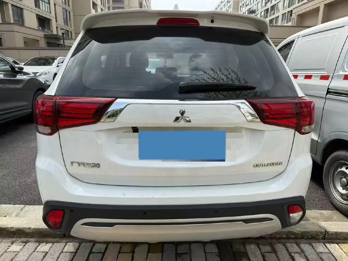 2019 Mitsubishi Outlander 2.0L 166HP L4 CVT,autocango,china used car exporter,china ev exporter,chinese used car exporter,chinese used ev exporter