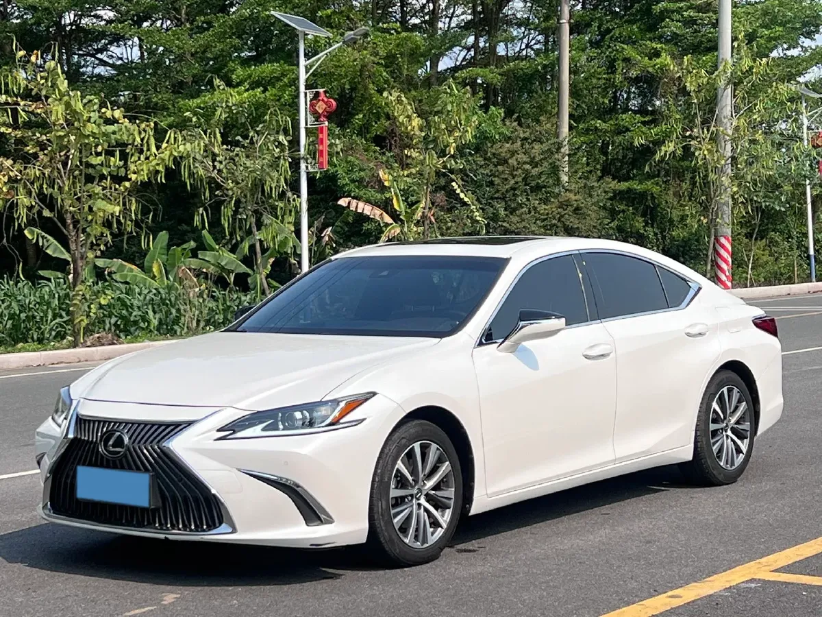 2020 Lexus ES 2.0L 173HP L4 CVT,autocango,china used car exporter,china ev exporter,chinese used car exporter,chinese used ev exporter