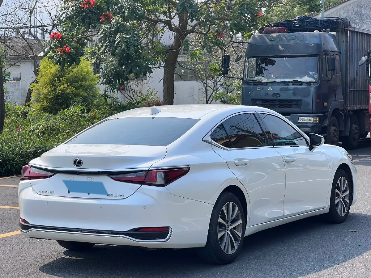 2020 Lexus ES 2.0L 173HP L4 CVT,autocango,china used car exporter,china ev exporter,chinese used car exporter,chinese used ev exporter