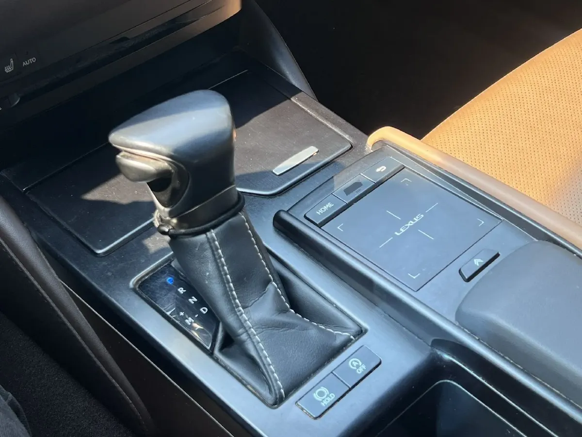 2020 Lexus ES 2.0L 173HP L4 CVT,autocango,china used car exporter,china ev exporter,chinese used car exporter,chinese used ev exporter