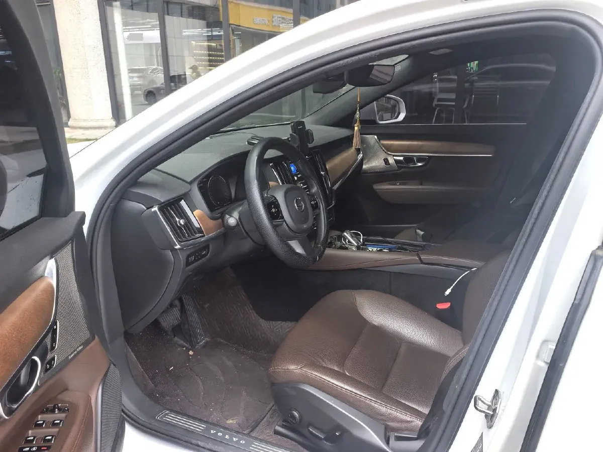 2021 Volvo S90 2.0T 250HP L4 8AT,autocango,china used car exporter,china ev exporter,chinese used car exporter,chinese used ev exporter