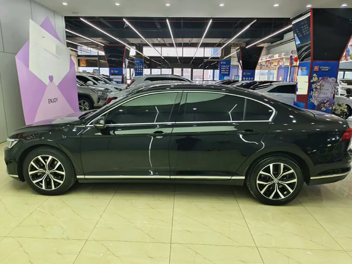 2020 Volkswagen Magotan 2.0T 186HP L4 7DCT,autocango,china used car exporter,china ev exporter,chinese used car exporter,chinese used ev exporter