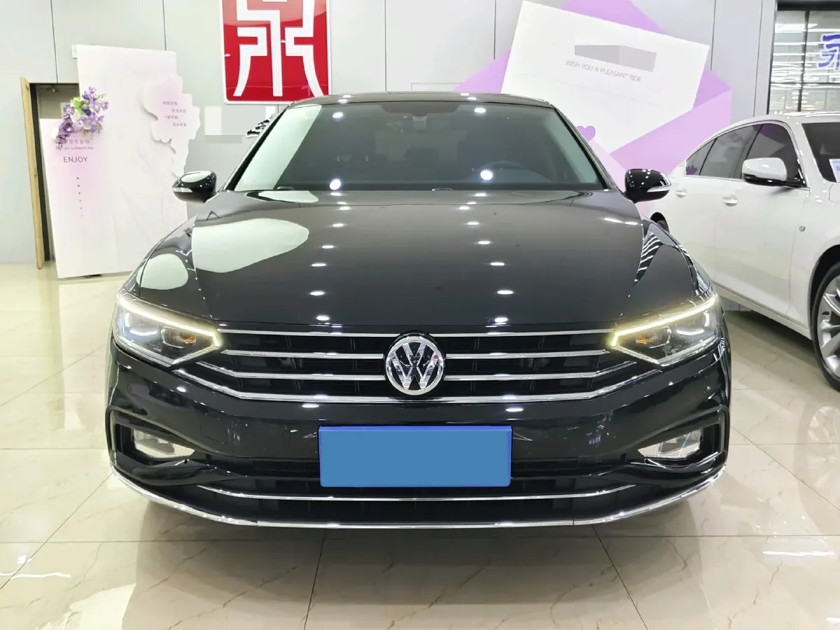 2020 Volkswagen Magotan 2.0T 186HP L4 7DCT,autocango,china used car exporter,china ev exporter,chinese used car exporter,chinese used ev exporter