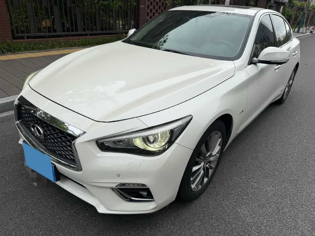 2018 Jeep Grand Commander 2.0T 265HP L4 9AT,autocango,china used car exporter,china ev exporter,chinese used car exporter,chinese used ev exporter