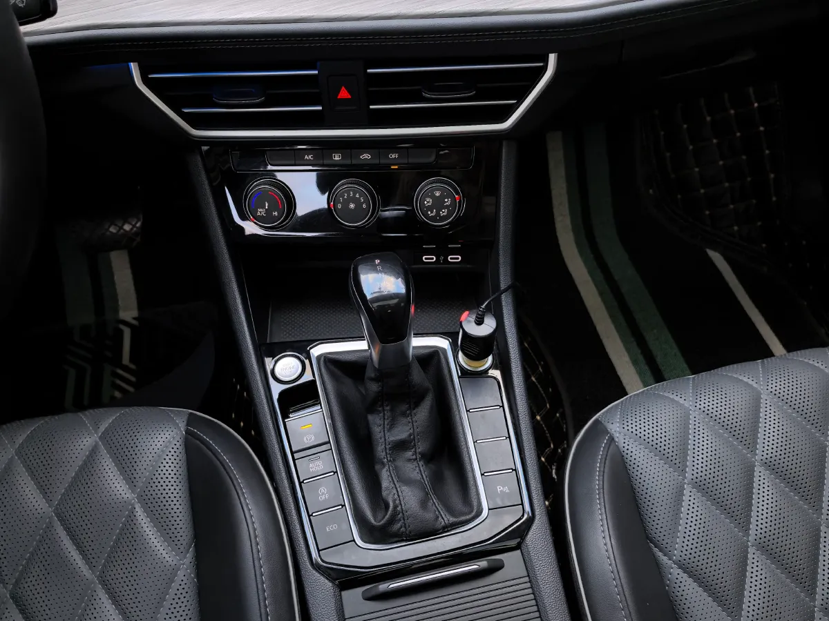 2023 Volkswagen Sagitar 1.4T 150HP L4 7DCT,autocango,china used car exporter,china ev exporter,chinese used car exporter,chinese used ev exporter