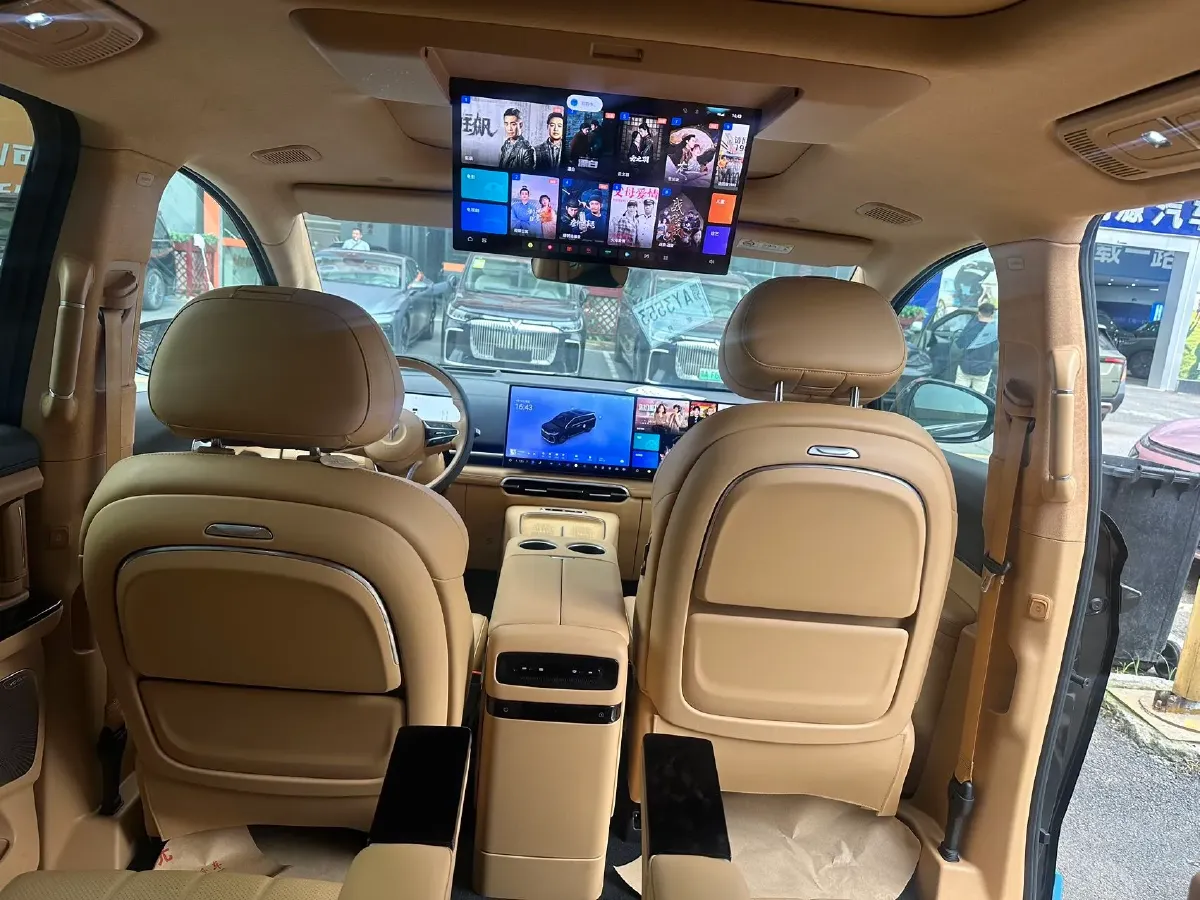 2025 Voyah Dream 1.5T 150HP L4 PHEV 41.7KWH,autocango,china used car exporter,china ev exporter,chinese used car exporter,chinese used ev exporter