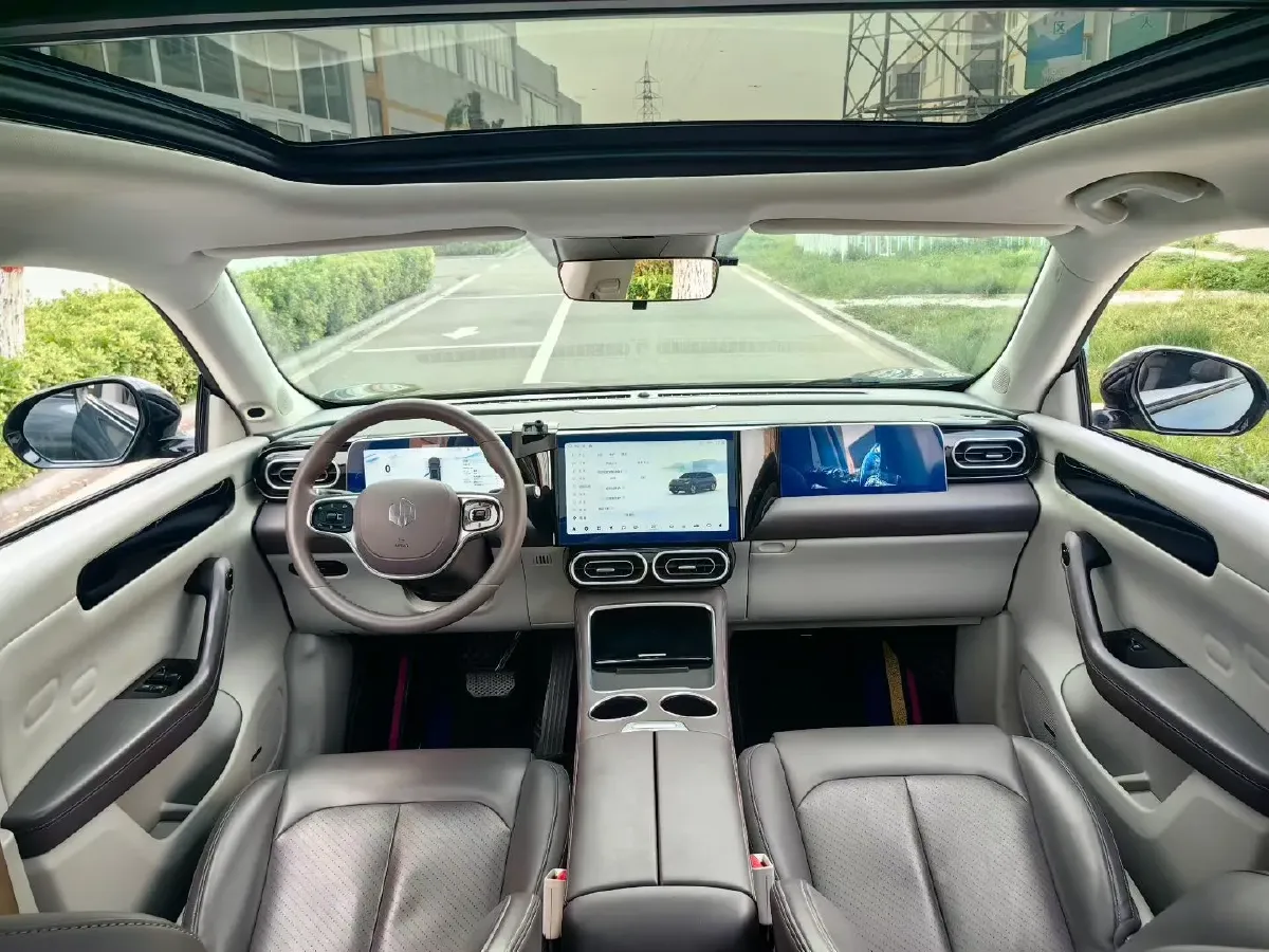 2023 Leapmotor C11 Range Extended 131HP REEV 30.1KWH,autocango,china used car exporter,china ev exporter,chinese used car exporter,chinese used ev exporter