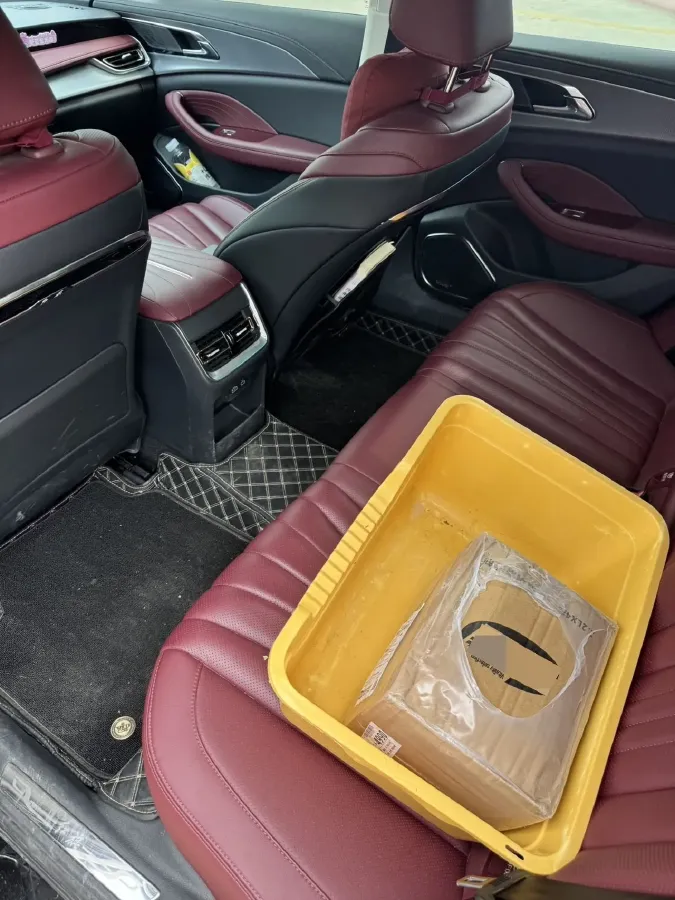 2024 HongQi H5 2.0T 224HP L4 8AT,autocango,china used car exporter,china ev exporter,chinese used car exporter,chinese used ev exporter