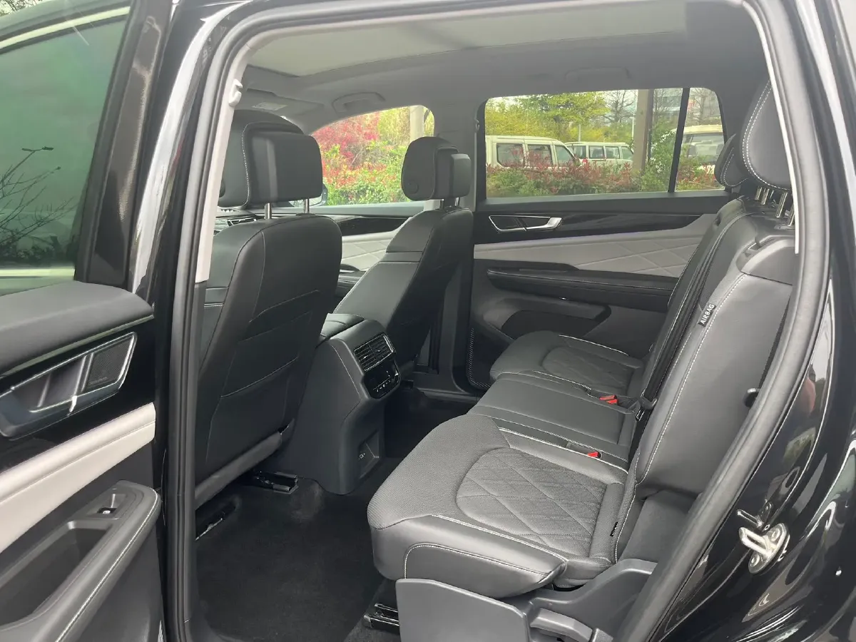 2024 Volkswagen Teramont 2.0T 220HP L4 7DCT,autocango,china used car exporter,china ev exporter,chinese used car exporter,chinese used ev exporter