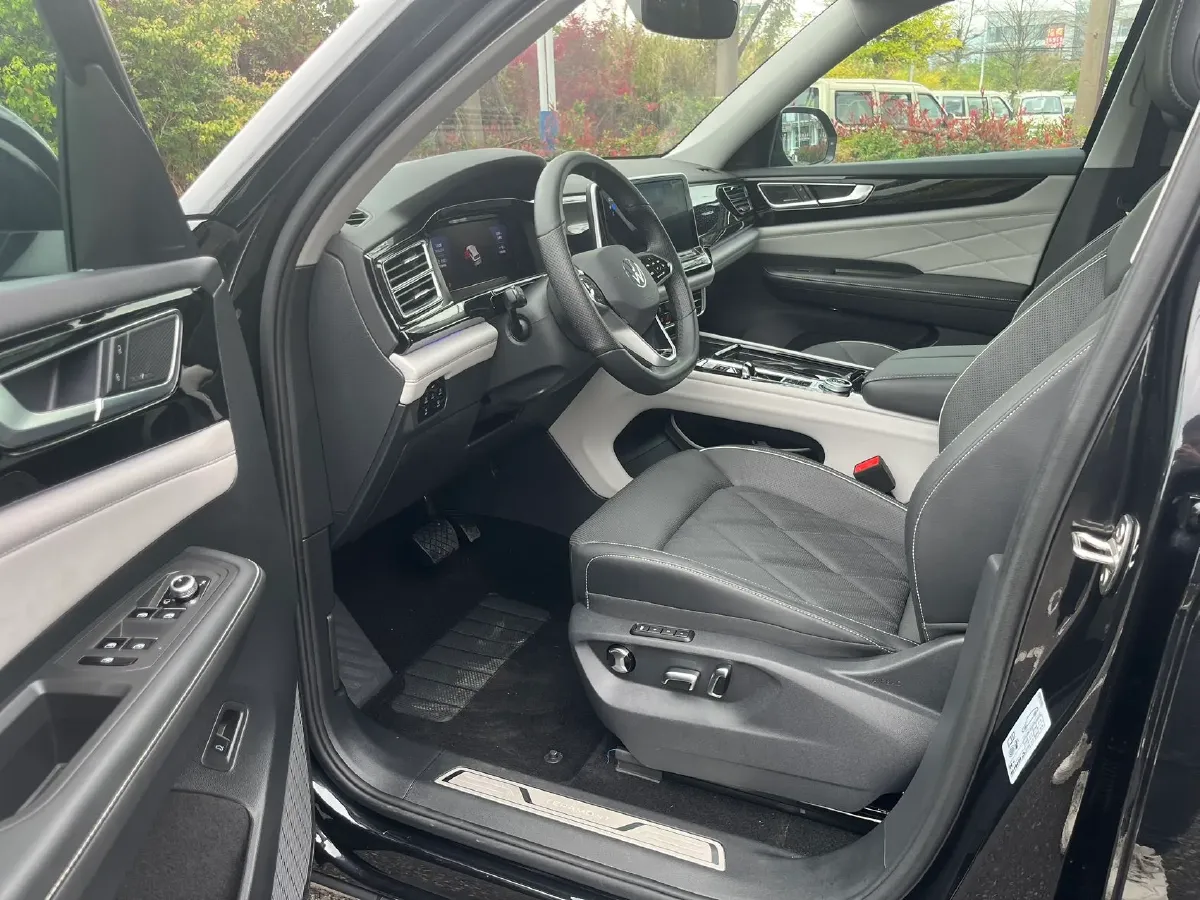 2024 Volkswagen Teramont 2.0T 220HP L4 7DCT,autocango,china used car exporter,china ev exporter,chinese used car exporter,chinese used ev exporter