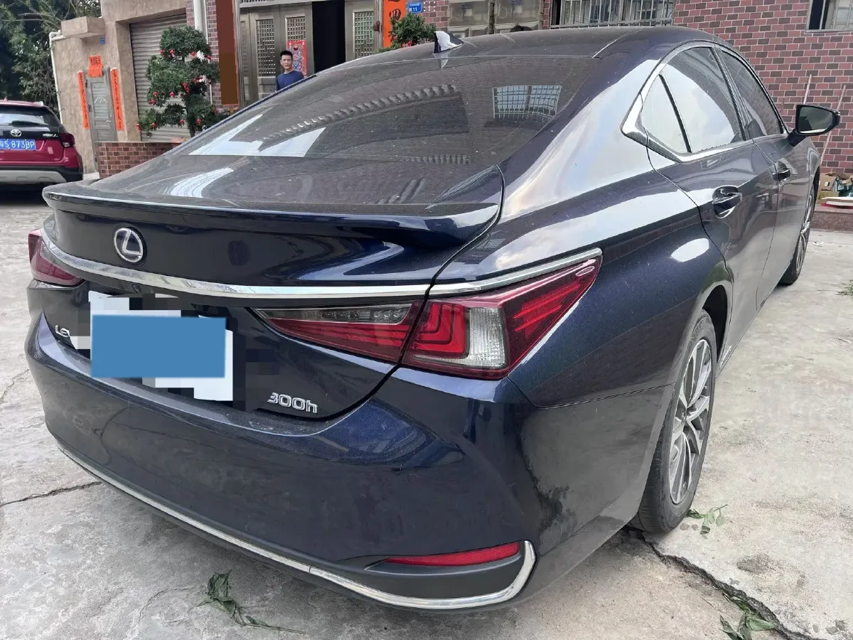 2021 Lexus ES 2.5L 178HP L4 E-CVT Hybrid,autocango,china used car exporter,china ev exporter,chinese used car exporter,chinese used ev exporter
