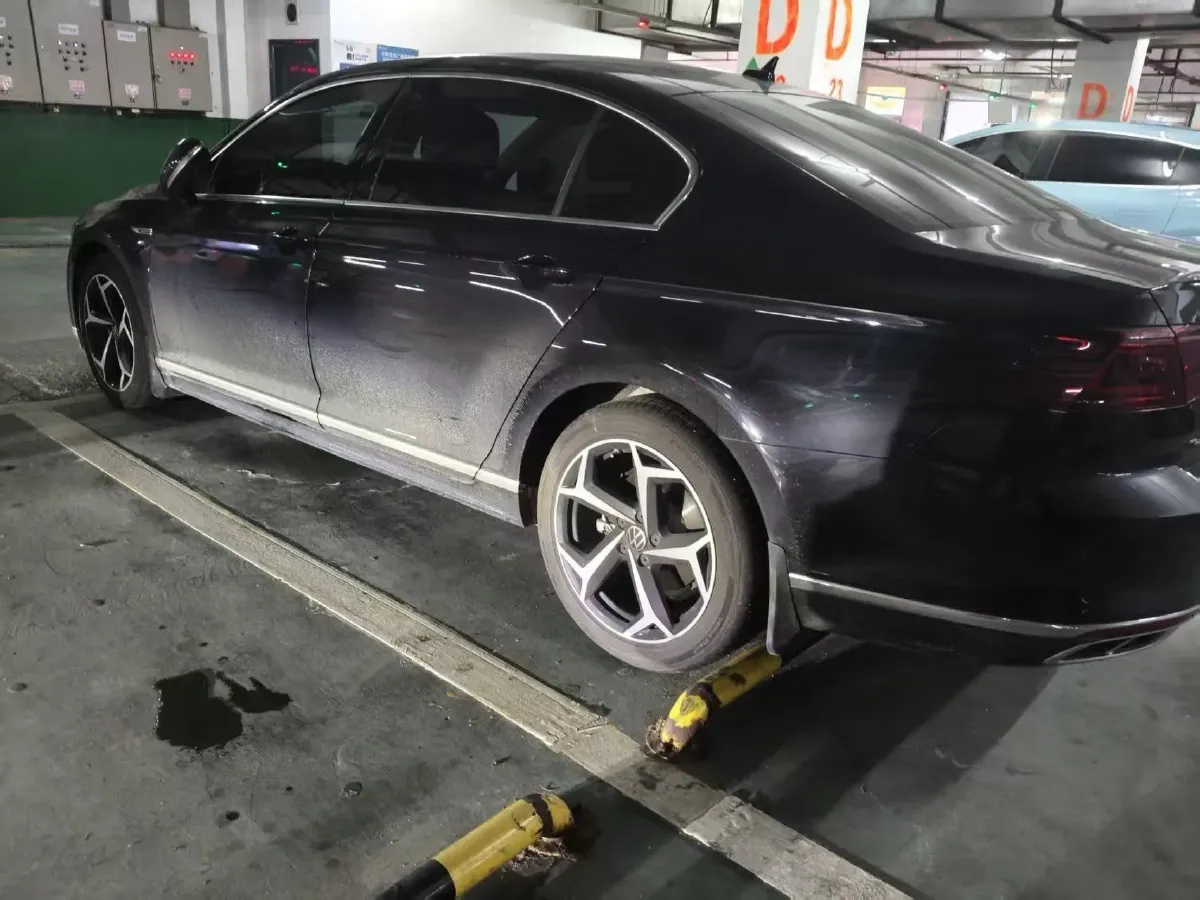 2024 Volkswagen Magotan 2.0T 186HP L4 7DCT,autocango,china used car exporter,china ev exporter,chinese used car exporter,chinese used ev exporter