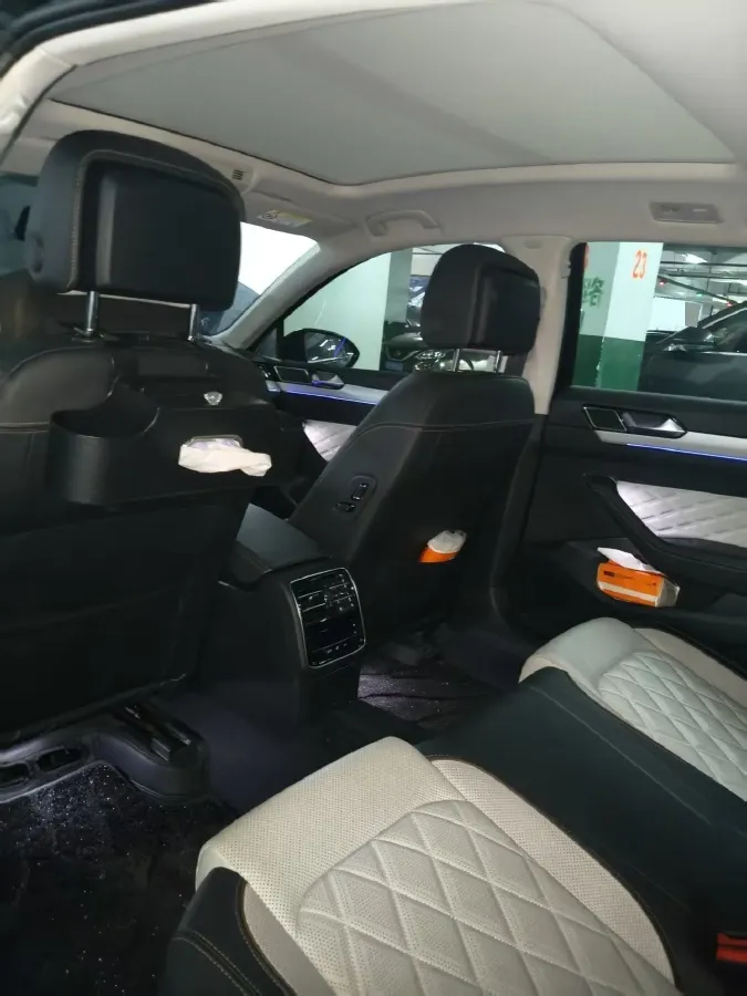 2024 Volkswagen Magotan 2.0T 186HP L4 7DCT,autocango,china used car exporter,china ev exporter,chinese used car exporter,chinese used ev exporter