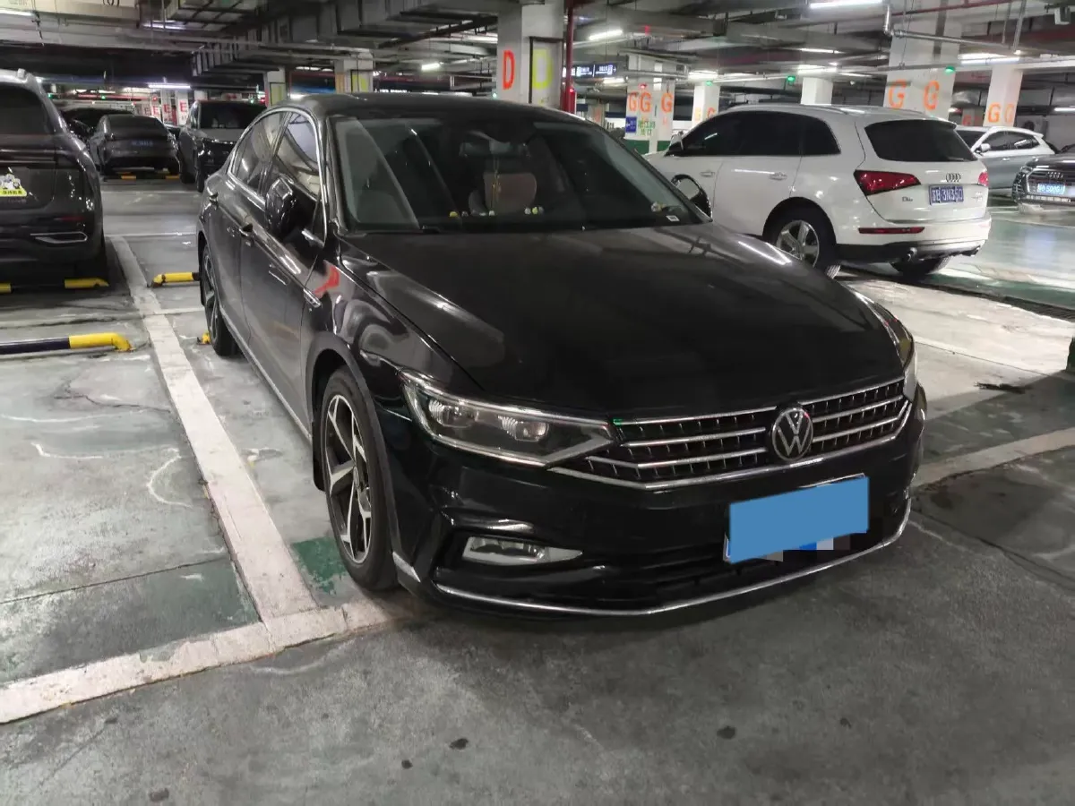 2024 Volkswagen Magotan 2.0T 186HP L4 7DCT,autocango,china used car exporter,china ev exporter,chinese used car exporter,chinese used ev exporter