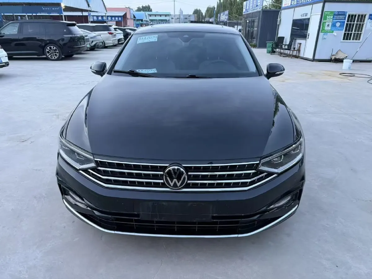 2025 Volkswagen Magotan 2.0T 186HP L4 7DCT,autocango,china used car exporter,china ev exporter,chinese used car exporter,chinese used ev exporter