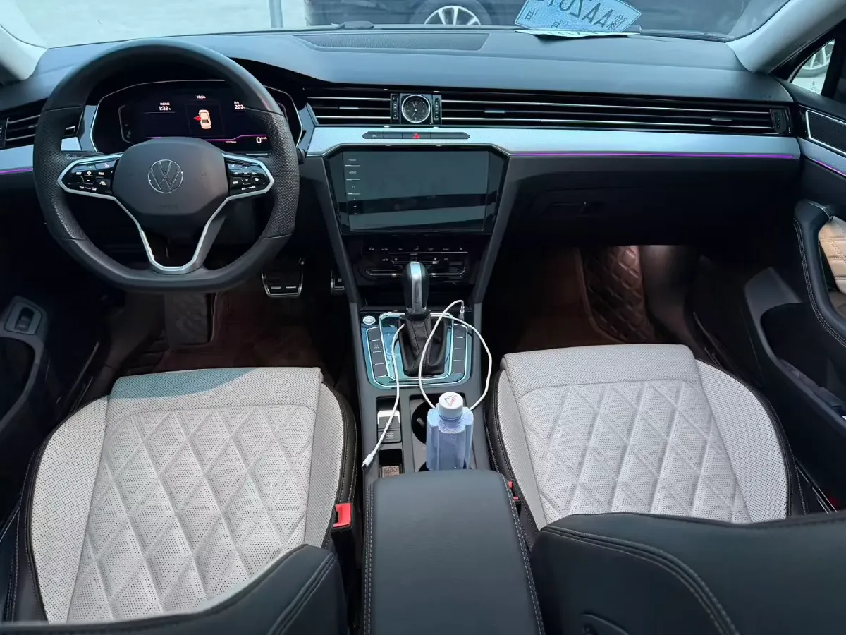 2025 Volkswagen Magotan 2.0T 186HP L4 7DCT,autocango,china used car exporter,china ev exporter,chinese used car exporter,chinese used ev exporter