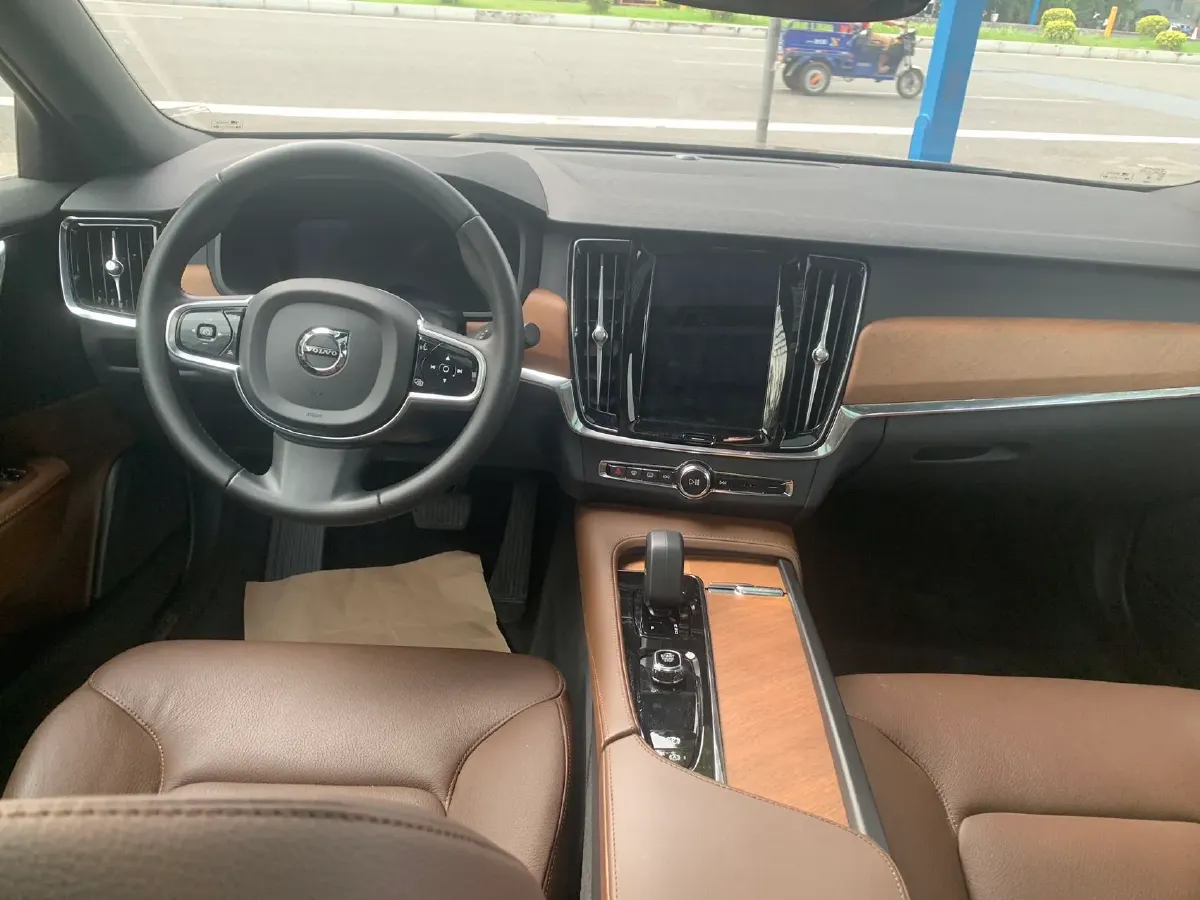2024 Volvo S90 2.0T 250HP L4 8AT,autocango,china used car exporter,china ev exporter,chinese used car exporter,chinese used ev exporter