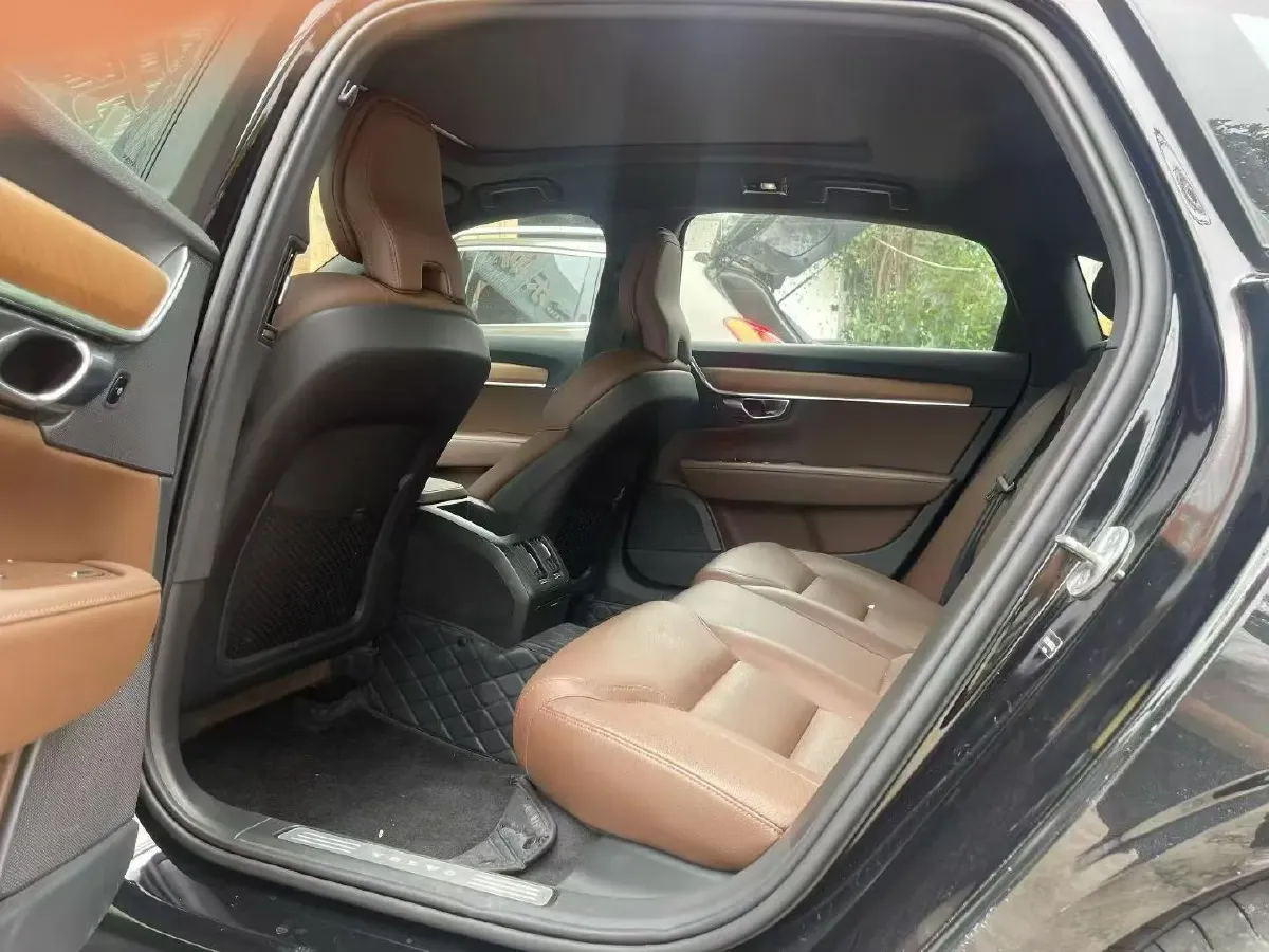 2024 Volvo S90 2.0T 250HP L4 8AT,autocango,china used car exporter,china ev exporter,chinese used car exporter,chinese used ev exporter