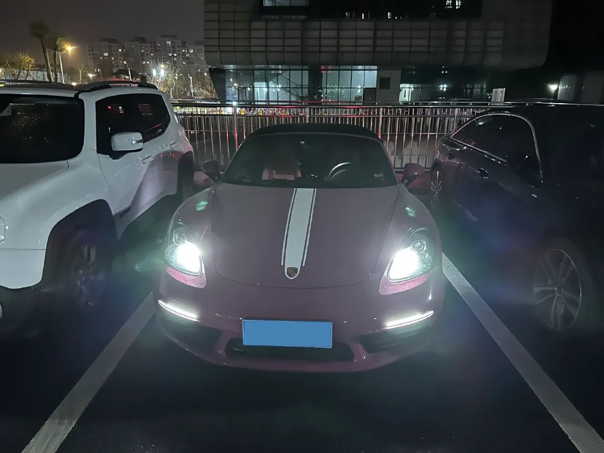 2023 Porsche 718 2.0T 250HP H4 7DCT,autocango,china used car exporter,china ev exporter,chinese used car exporter,chinese used ev exporter