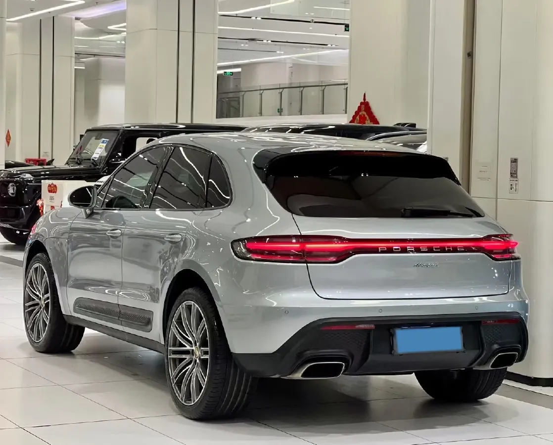 2022 Porsche Macan 2.0T 265HP L4 7DCT,autocango,china used car exporter,china ev exporter,chinese used car exporter,chinese used ev exporter