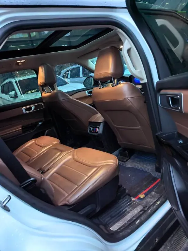 2023 Ford Explorer 2.3T 276HP L4 10AT,autocango,china used car exporter,china ev exporter,chinese used car exporter,chinese used ev exporter