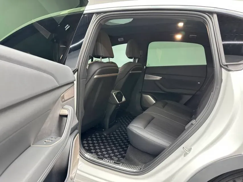 2024 ONVO L60 BEV 60KWH,autocango,china used car exporter,china ev exporter,chinese used car exporter,chinese used ev exporter