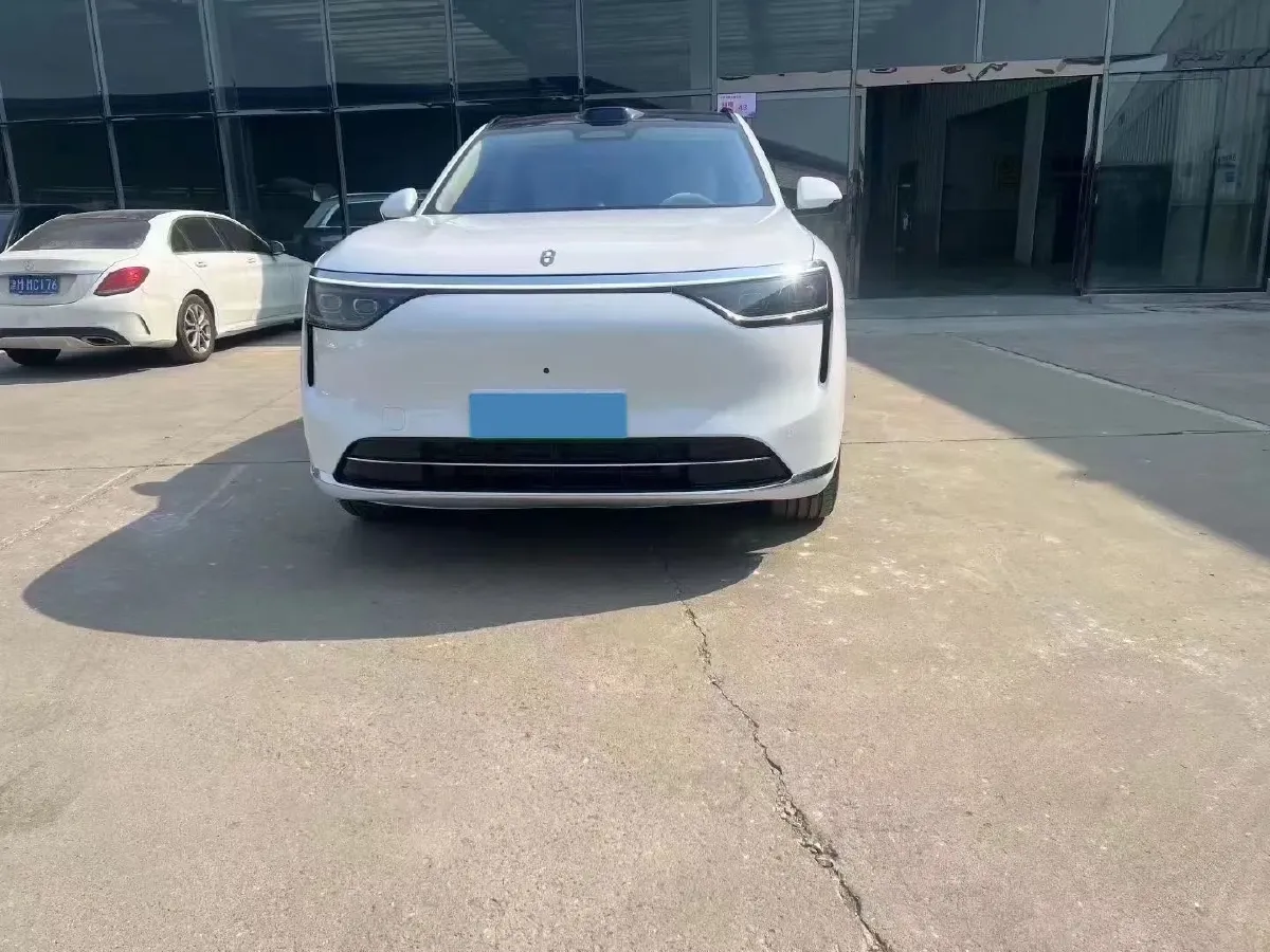 2025 AITO AITO M8 REEV 160HP REEV 53.4KWH,autocango,china used car exporter,china ev exporter,chinese used car exporter,chinese used ev exporter