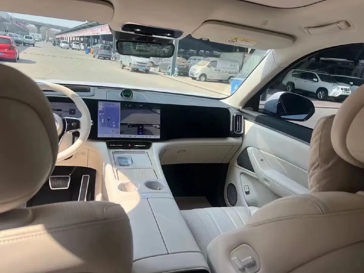 2025 AITO AITO M8 REEV 160HP REEV 53.4KWH,autocango,china used car exporter,china ev exporter,chinese used car exporter,chinese used ev exporter