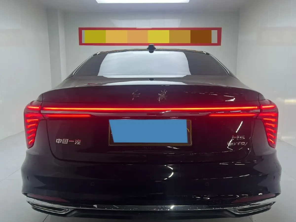 2025 HongQi H5 1.5T 169HP L4 1DHT Hybrid,autocango,china used car exporter,china ev exporter,chinese used car exporter,chinese used ev exporter