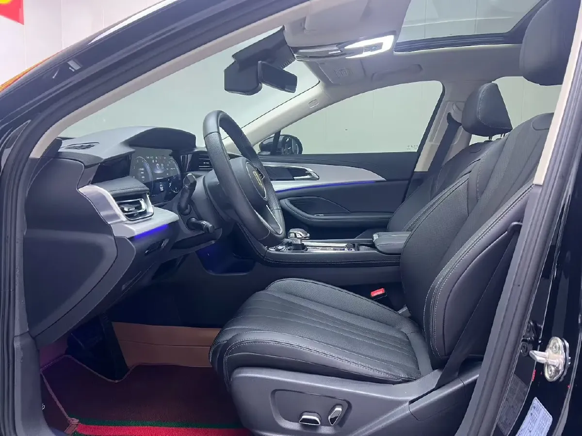 2025 HongQi H5 1.5T 169HP L4 1DHT Hybrid,autocango,china used car exporter,china ev exporter,chinese used car exporter,chinese used ev exporter