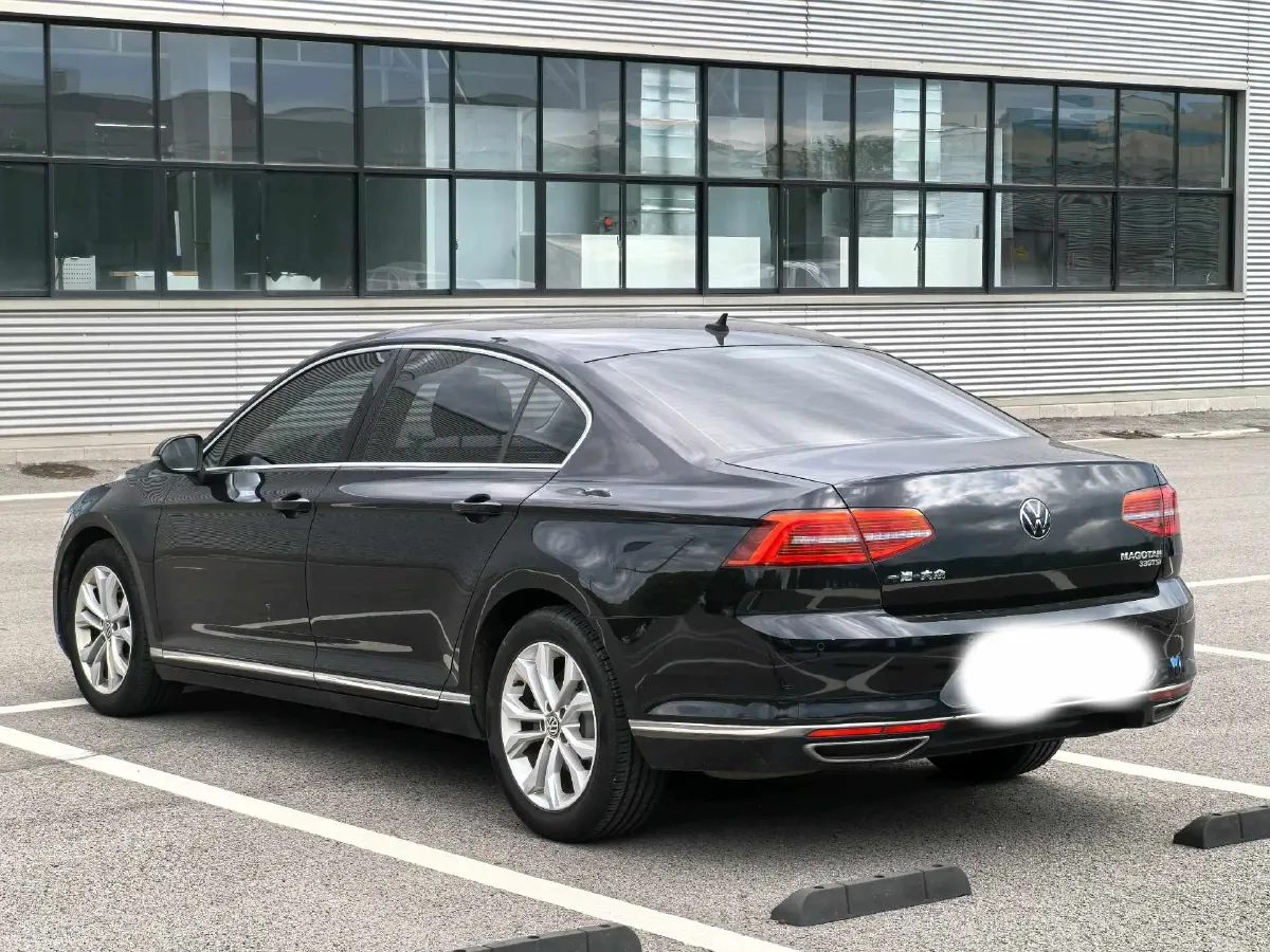 2019 Volkswagen Magotan 2.0T 186HP L4 7DCT,autocango,china used car exporter,china ev exporter,chinese used car exporter,chinese used ev exporter