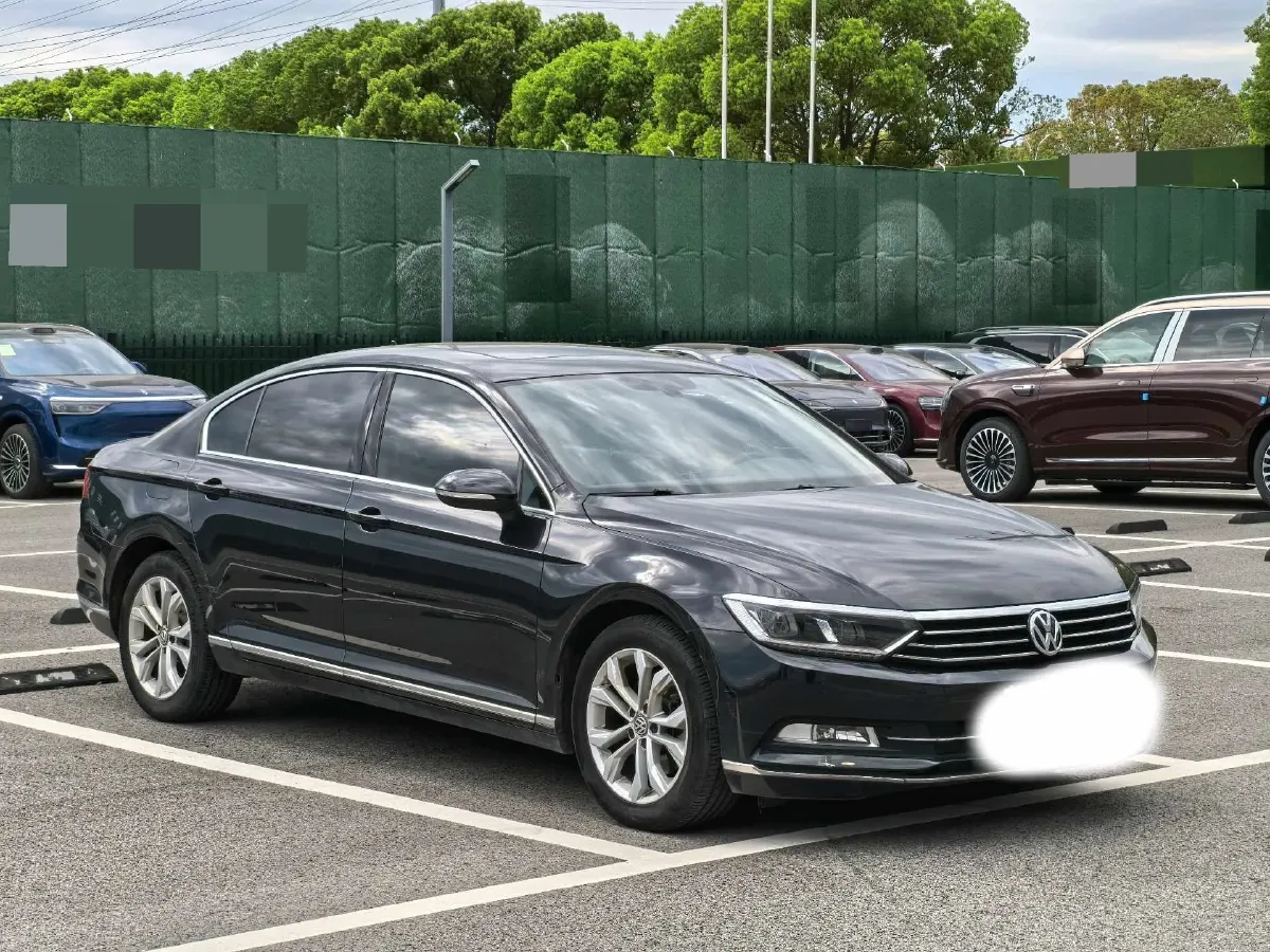2019 Volkswagen Magotan 2.0T 186HP L4 7DCT,autocango,china used car exporter,china ev exporter,chinese used car exporter,chinese used ev exporter