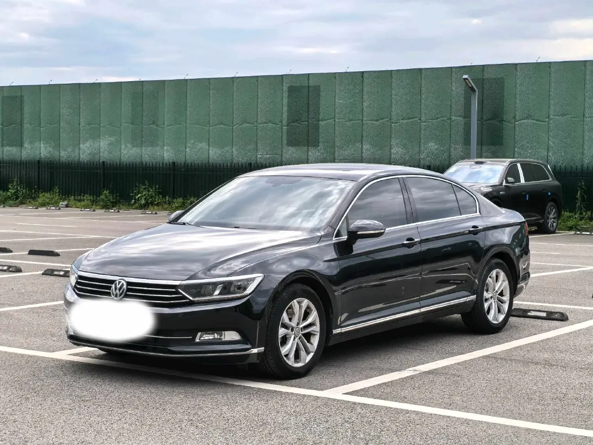2019 Volkswagen Magotan 2.0T 186HP L4 7DCT,autocango,china used car exporter,china ev exporter,chinese used car exporter,chinese used ev exporter
