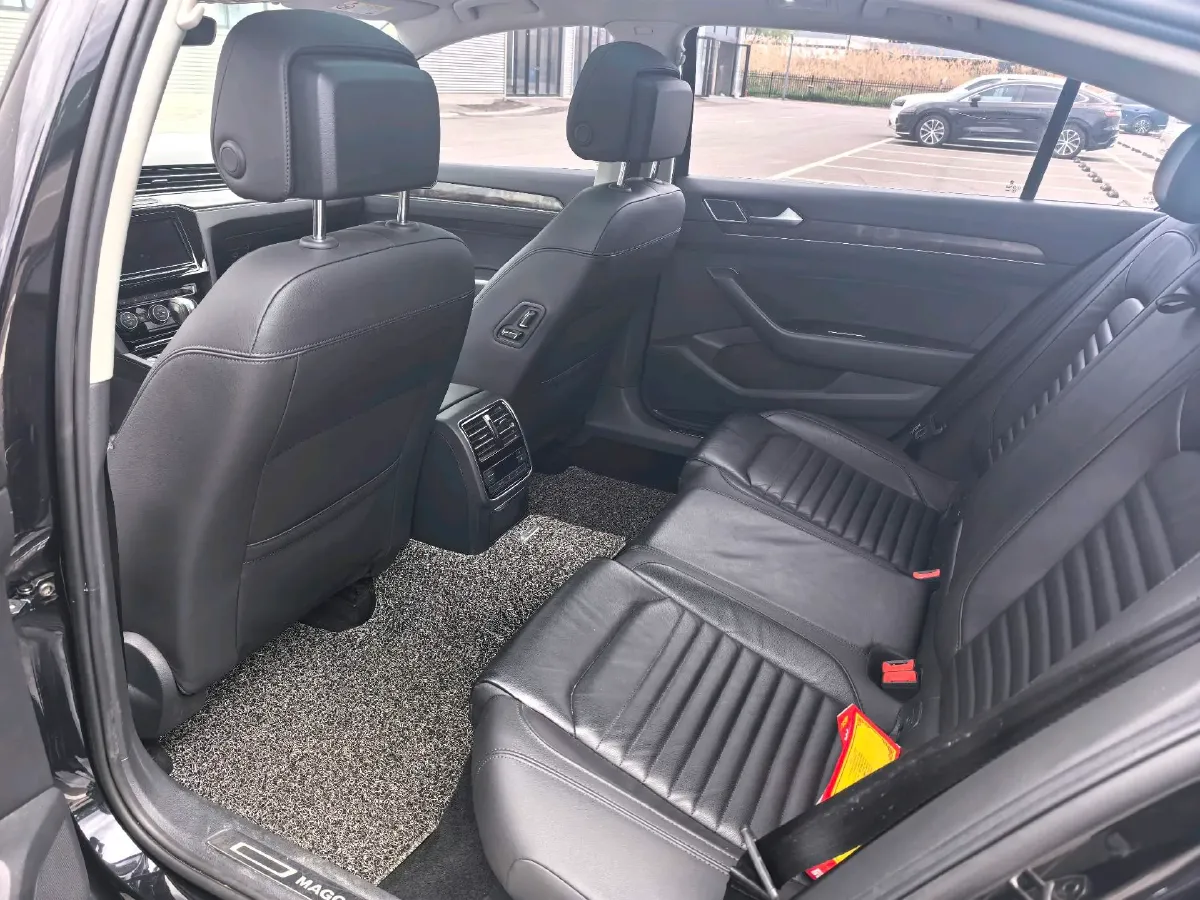 2019 Volkswagen Magotan 2.0T 186HP L4 7DCT,autocango,china used car exporter,china ev exporter,chinese used car exporter,chinese used ev exporter